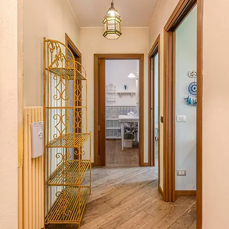 Beautiful With Private Garden And Pool קוסטרמנו