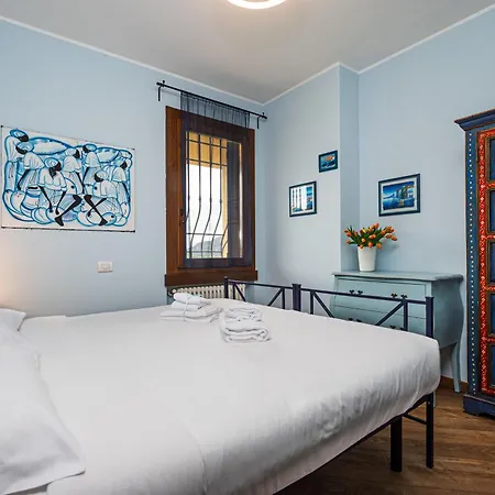 Beautiful With Private Garden And Pool וילה