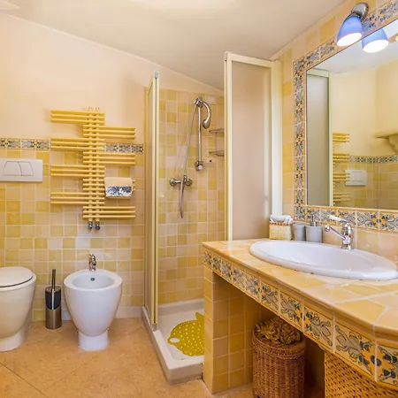 Beautiful With Private Garden And Pool וילה *