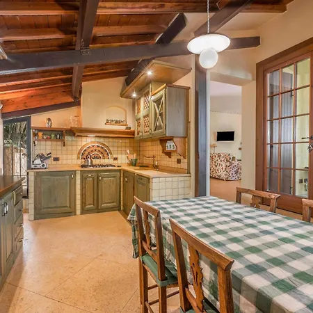 Beautiful With Private Garden And Pool