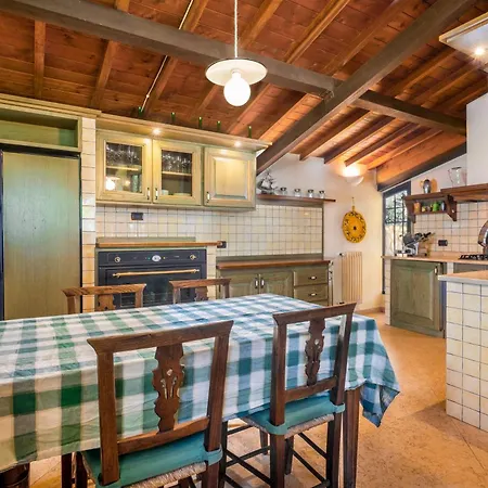 Beautiful With Private Garden And Pool קוסטרמנו