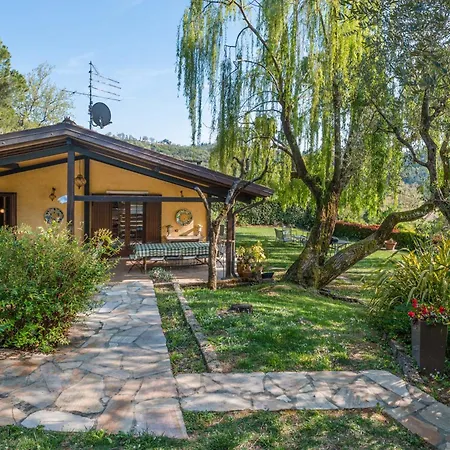 Beautiful With Private Garden And Pool וילה