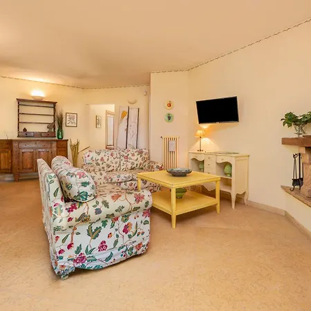 Villa Beautiful With Private Garden And Pool *