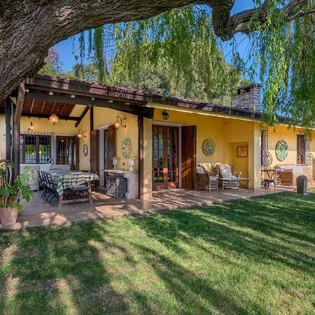 Villa Beautiful With Private Garden And Pool