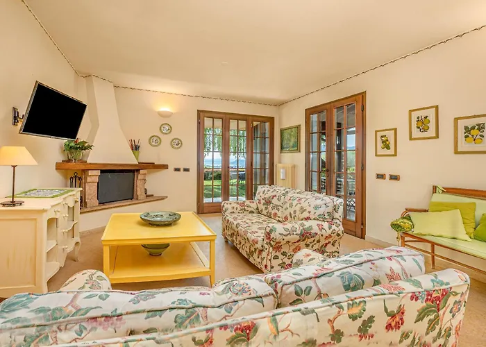 Villa Beautiful With Private Garden And Pool