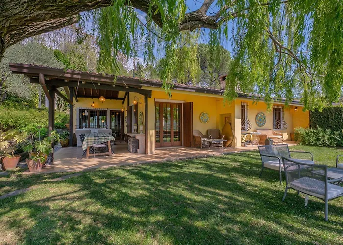 Beautiful With Private Garden And Pool *